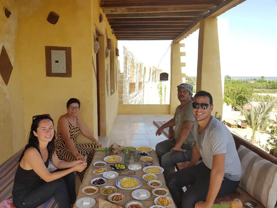 White Horse - Tunis Village المظهر الخارجي الصورة